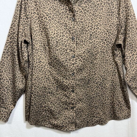 Chico's No Iron Button Leopard Print Button Up Shirt Blouse Size 2 US 12/14 - Picture 5 of 9